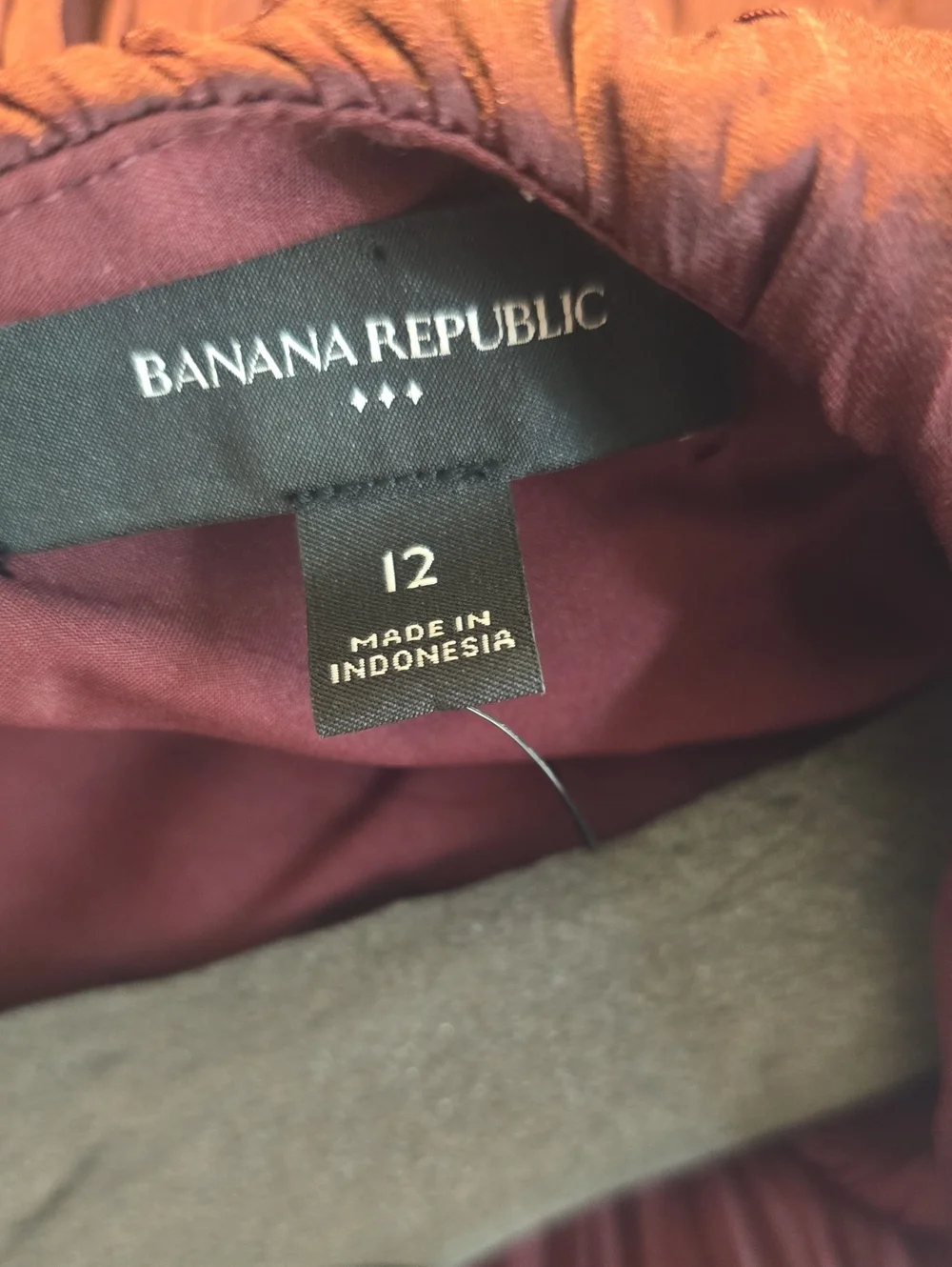 Banana Republic Elegant Sleeveless Pleated Midi Dress in Deep Plum